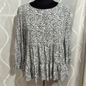 Jane And Delancey, White & Black Floral Print, Long Sleeve, Ruffled Tier Top, M